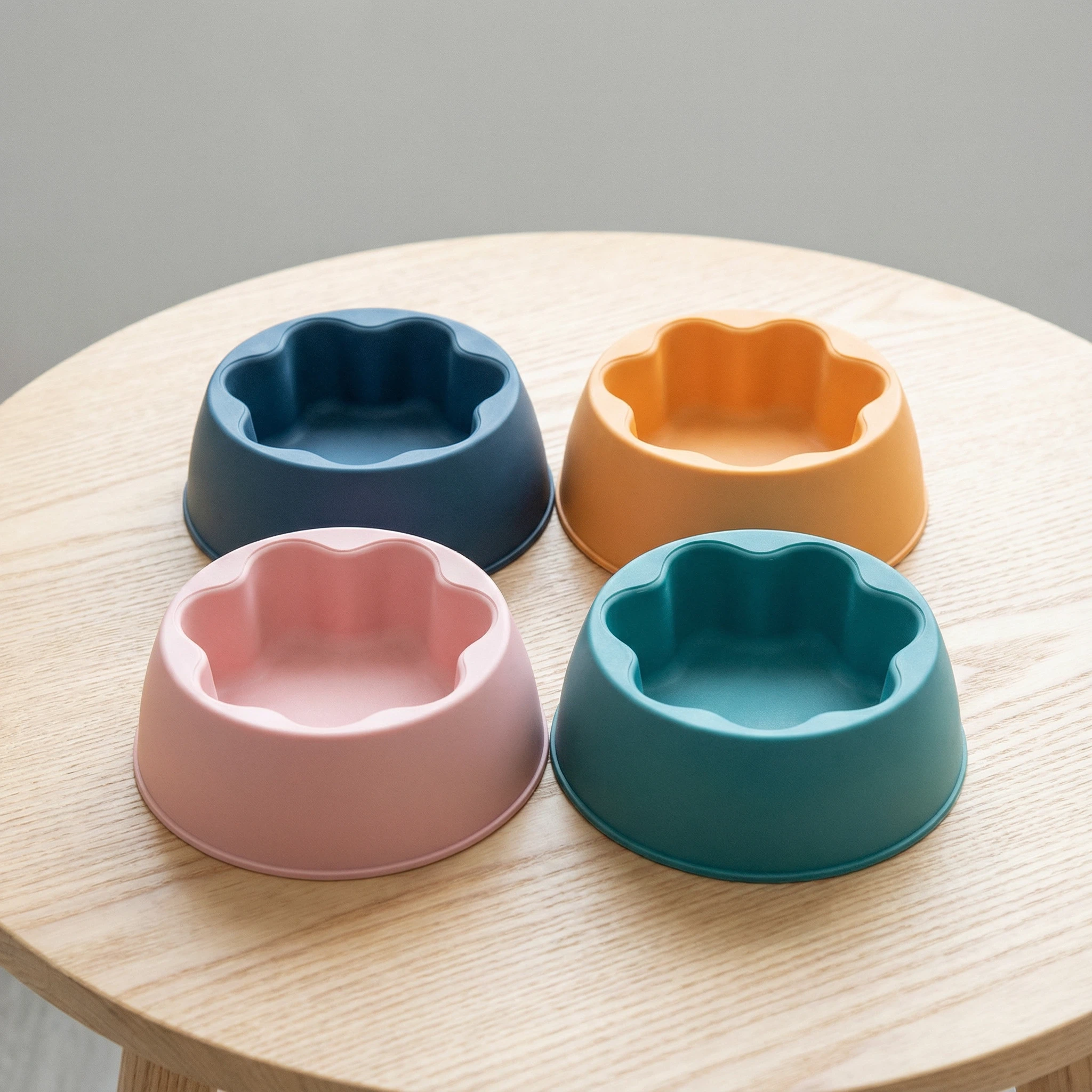 Pet Food Bowl with Flower Inner Design – 17.8 cm